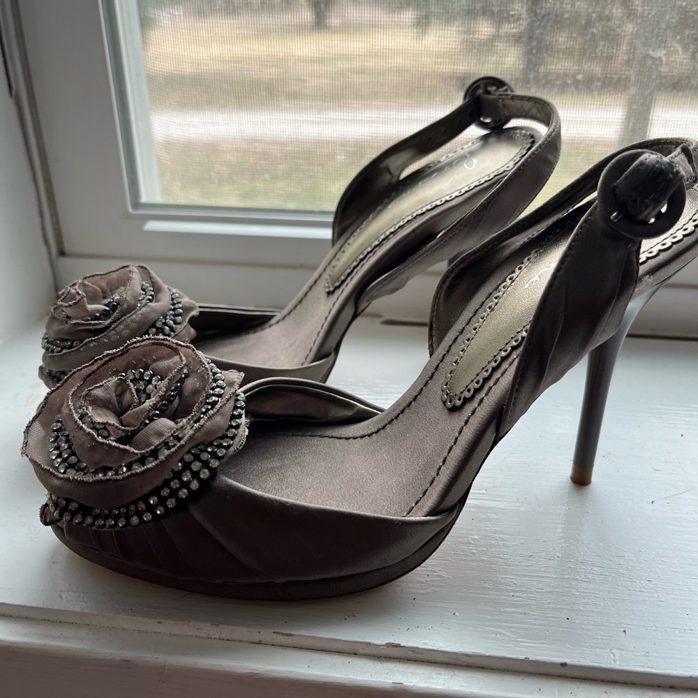 Bourne Heels